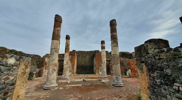 Pompei, restaurate le colonne della casa del Fauno dopo bombardamenti e terremoti