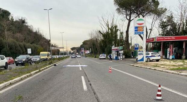 Capitano dell'Esercito muore su via del Foro Italico: era in moto. Sequestrate le immagini di una telecamera