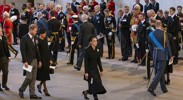 Regina Elisabetta, la guerra delle cognate: Camilla e William pacieri