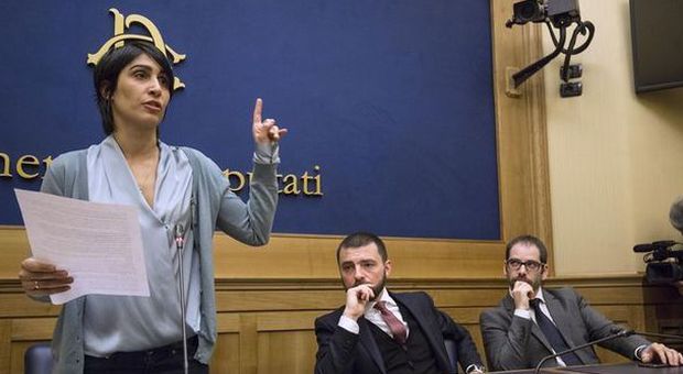 M5s, altri dieci parlamentari lasciano Grillo. Di Maio: campagna acquisti in corso