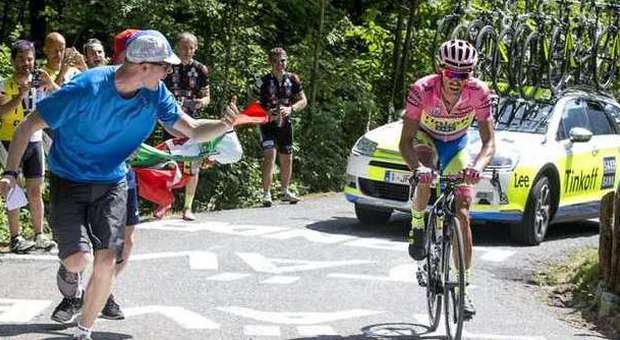 Gilbert primo sul traguardo di Verbania Contador in rosa, aumenta il vantaggio