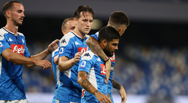 Napoli, 3-1 con la Lazio ma paura per Insigne