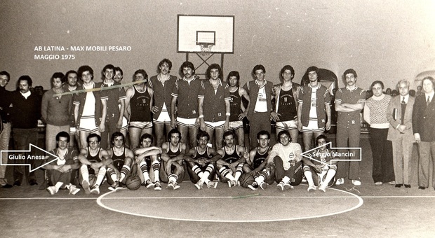 Maggio 1975, amichevole Ab Latina-Max Mobili Pesaro con i pontini Anesa e Mancini in forza ai marchigiani