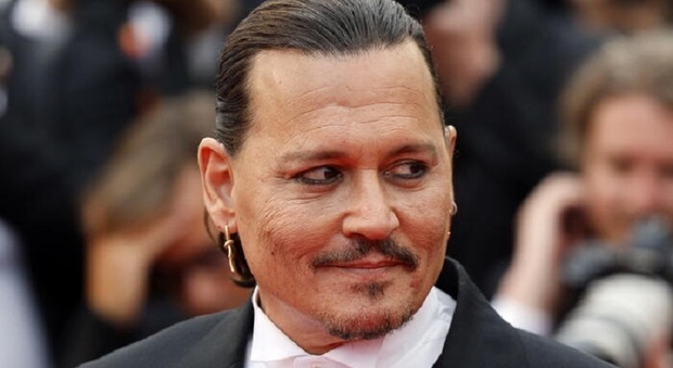 Johnny Depp compie 60 anni. Una vita di eccessi, amori burrascosi e tanti film (pochi da ricordare)