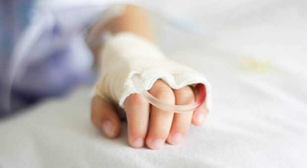 Neonato muore dopo aver ricevuto alimenti contaminati in ospedale