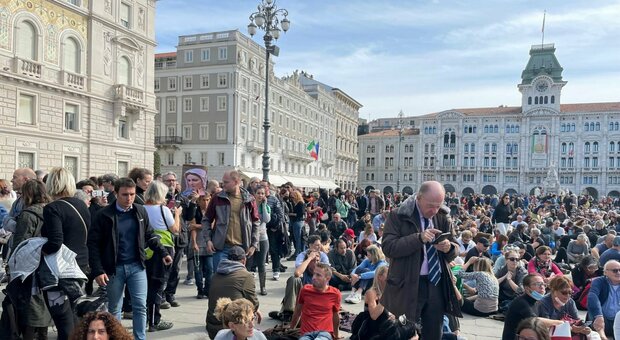 Manifestazioni in piazza a Trieste, stretta sulle regole