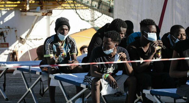 Patto Migranti, Piantedosi: «Progressi, ma non abbastanza». L'accordo resta difficile