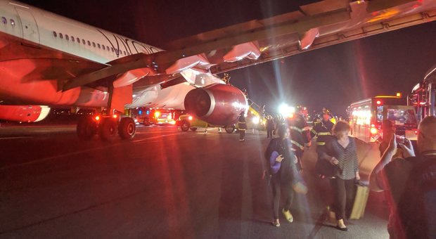 Esplode un caricabatterie sul volo intercontinentale: fiamme e terrore sull'aereo