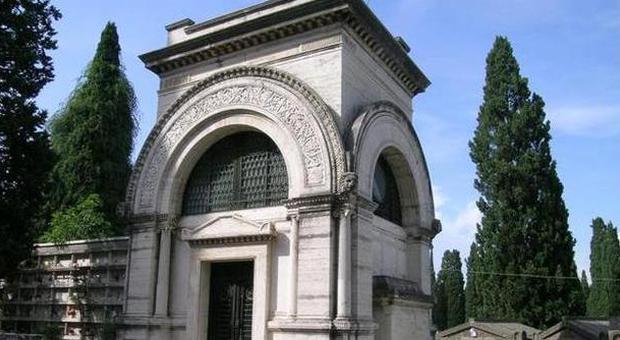 L'Ama: «Asta pubblica per 56 tombe nei cimiteri romani»