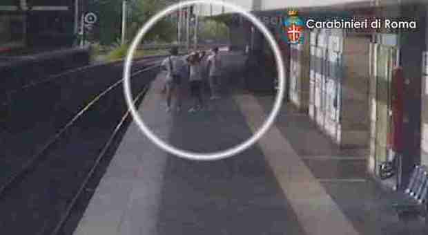 Ventitrè rapine in meno di un mese, presa la baby gang della metropolitana
