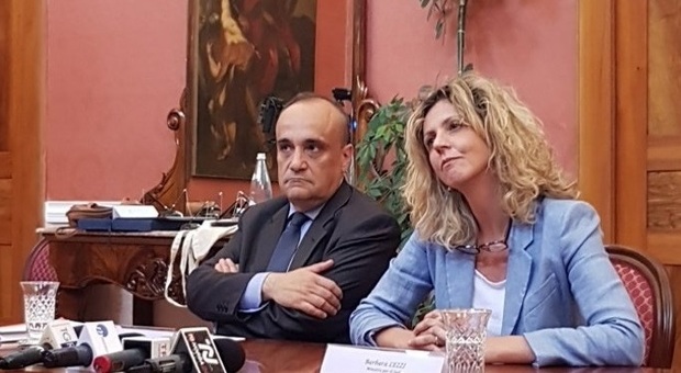 I ministri Lezzi e Bonisoli a Napoli: tavolo in prefettura sul centro storico