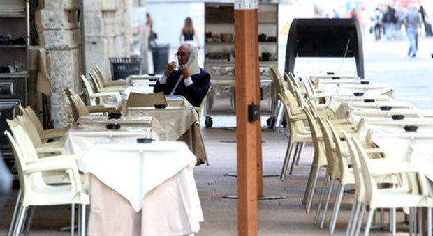 Roma, dietrofront sui tavolini: saltano gli aumenti sulle piazze storiche
