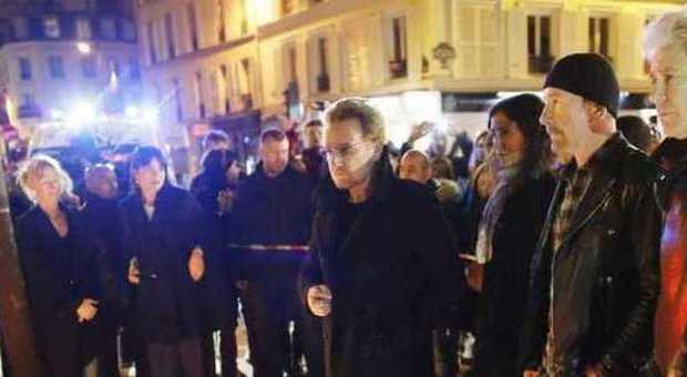 Gli "U2" al Bataclan di Parigi dopo la strage dello scorso 13 novembre (ilmessaggero.it)