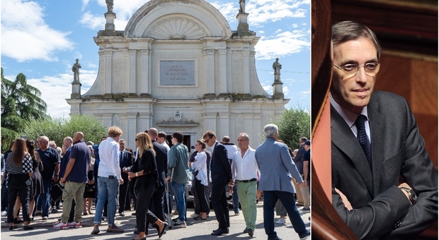 Niccolò Ghedini, i funerali a Santa Maria di Sala. Ma Berlusconi non c'è: «È rimasto in Sardegna»