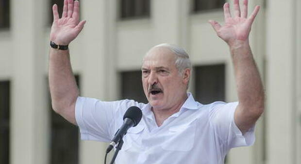 Bielorussia, Lukashenko dispiega esercito ai confini occidentali