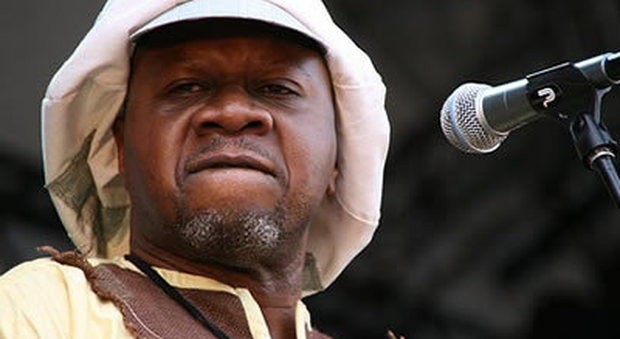 Papa Wemba muore sul palco: la fine del cantante in un video choc