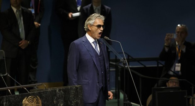 Andrea Bocelli primo in Inghilterra con "Sì". Prima volta nella storia per un album di inediti italiano
