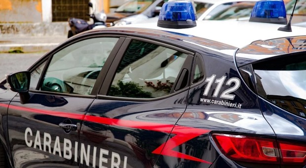 Tre colpi di pistola contro imprenditore in auto: raid choc nel Salernitano
