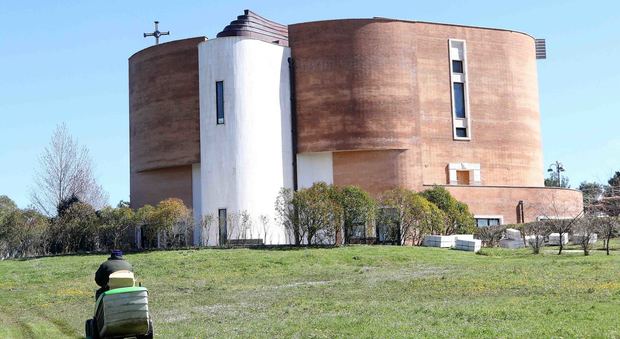 Pietrelcina aspetta Papa Francesco: «Tutti in piedi senza privilegi»