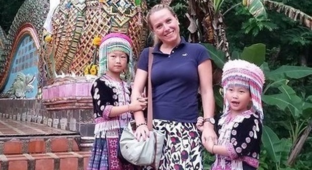Tornano dalle vacanze in Thailandia, dalle foto scoprono di essere stati derubati