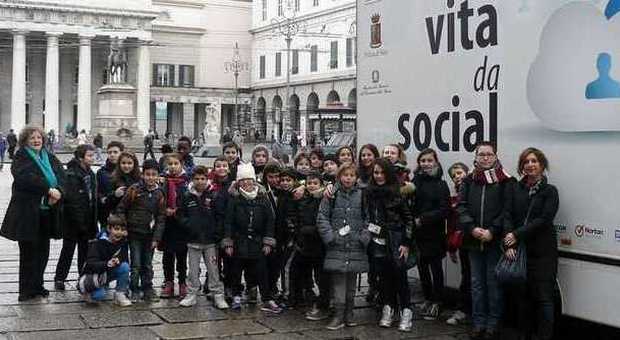 Genova, l'iniziativa Una vita da social