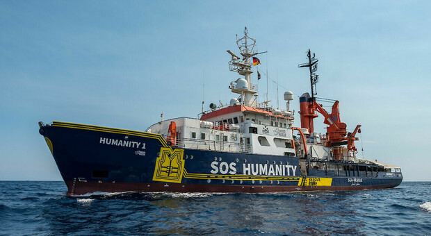Nuovo soccorso nel Mediterraneo, la Humanity 1 salva 30 migranti che sbarcheranno ad Ancona
