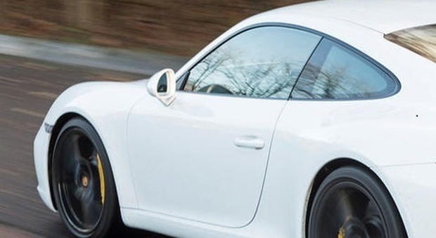 Ubriaco al volante della Porsche: denunciato imprenditore Benevento
