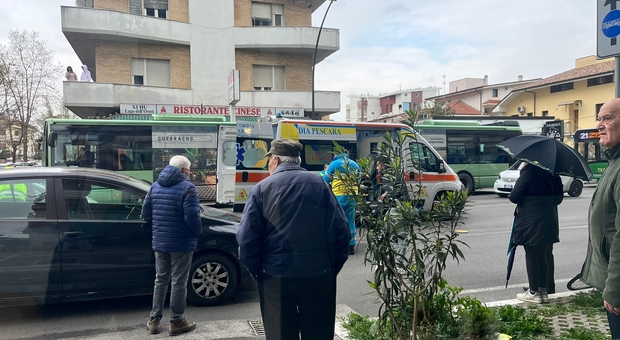 Pescara, ciclista investito in viale Marconi: polemiche sulla nuova viabilità
