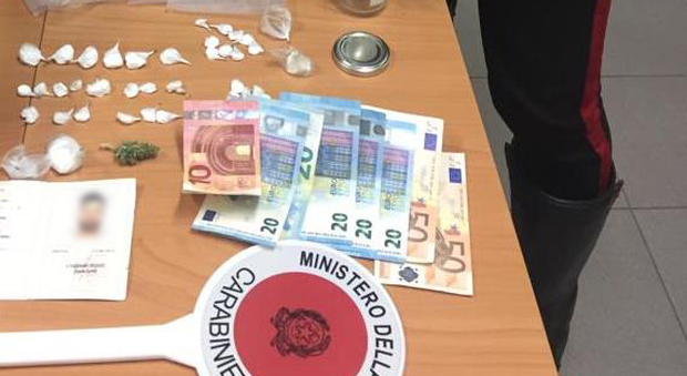 Cocaina e un documento contraffatto in casa: arrestati due fratelli nel Vesuviano