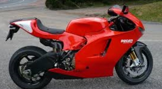 Con moto rubate al Ducati Challenge: tre denunciati e 55 bolidi sequestrati