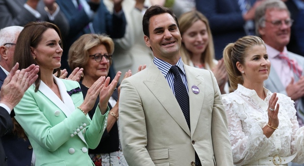 Kate Middleton ospita Federer nel Royal Box di Wimbledon: l'accoglienza del pubblico è da brividi