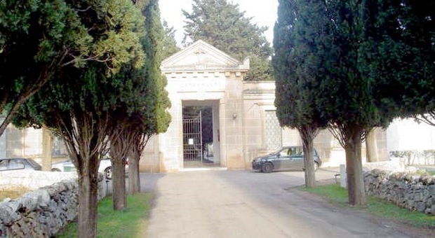 Il cimitero di Pezze di Greco