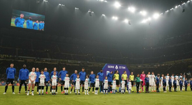 Inter e Napoli schierate in campo prima del match