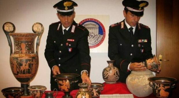 Scavi clandestini e commercio di monete antiche: 16 arresti in tutta Italia
