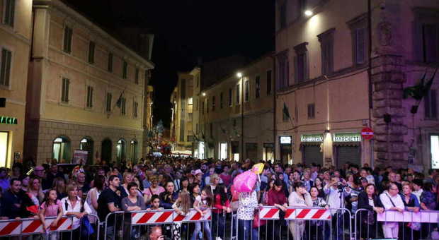 Osa, vestiti di rosa a Foligno c'è la Notte Rosa tra grande musica, buon cibo, mercatini eventi, cultura e tanto da vedere
