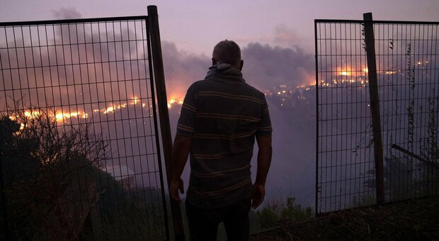 Cile, maxi incendio nella città di Viña del Mar: 2 morti e 500 abitazioni distrutte