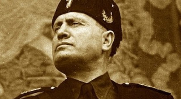 Modica, la foto di Mussolini torna sulla parete del bar. I giudici: «Manifestazione di libero pensiero»