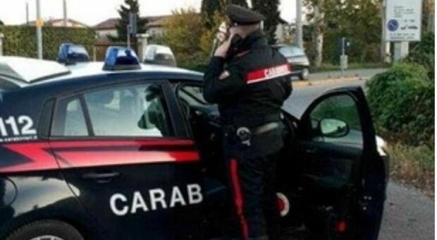 Cellulare rubato a un minorenne a Reggio Emilia: i carabinieri lo ritrovano in casa di una insospettabile 40enne