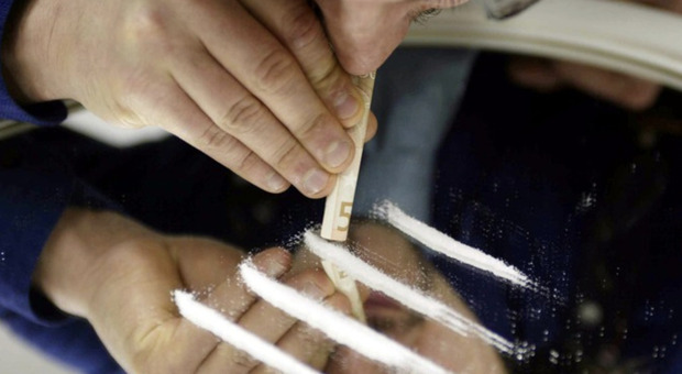 Milano, ingoia la droga per scappare dagli agenti: in ospedale un tunisino di 37 anni