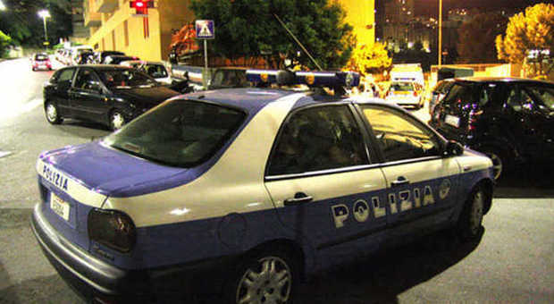 Donna picchiata e rapinata in casa: bottino da 10mila euro, ma è mistero