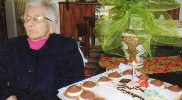 Nonna Ferdinanda, la giramondo fa 104 primavere e si commuove