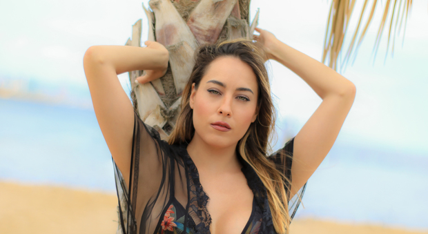 Paola Saulino: “Non sono una pornostar”. L’ira della sexy star del "Pompatour"