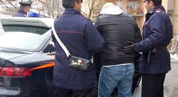 Botte all'ex compagna: arrestato un uomo nel Napoletano
