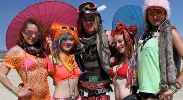 Burning Man come Mad Max, il festival della stravaganza nel deserto Usa