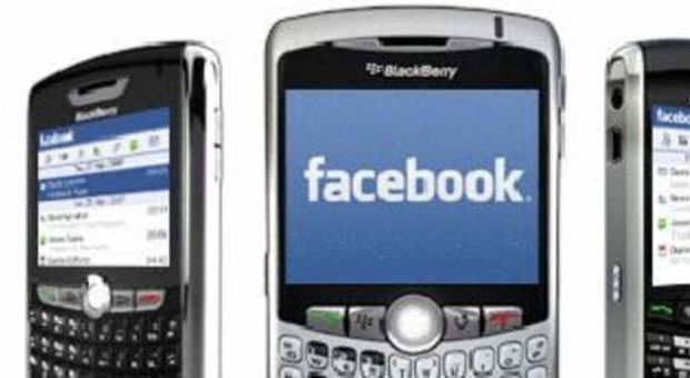 Blackberry e Facebook pronti all'unione incontro per le strategie di mercato