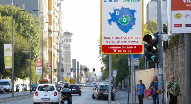 Milano, nuove regole per Area B: divieti più soft per i Diesel Euro 5