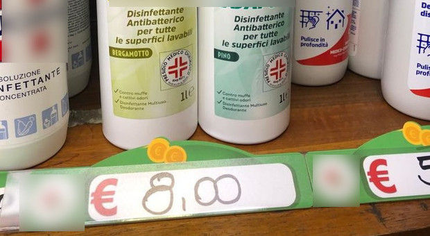 Denunciata farmacia di via Nazionale: faceva pagare mascherine e disinfettante l'800% in più