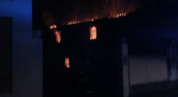 L'incendio di questa notte a Villanova del Judrio di San Giovanni al Natisone