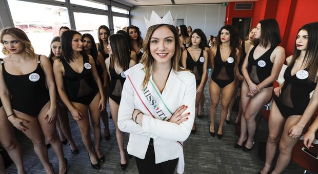 Maxi tamponamento sull'A26, Miss Italia: «Salva per il ritardo di un amico»