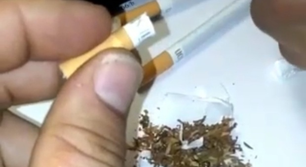 Cocaina nascosta tra il filtro e il tabacco: 48enne in manette